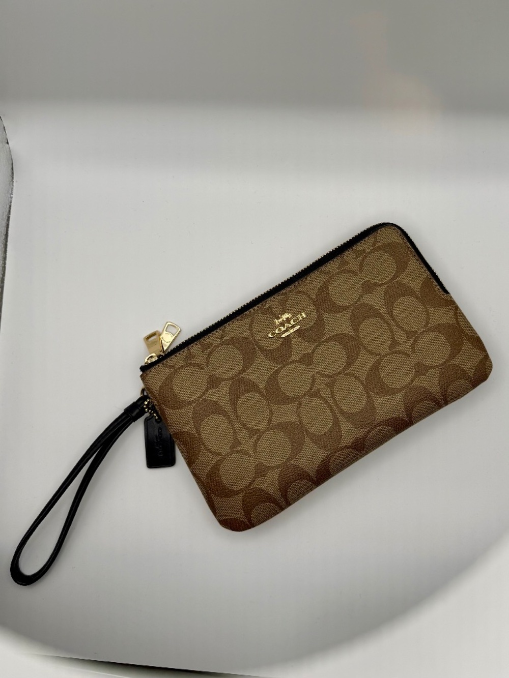 Coach Signature double zip wristlet New without tags